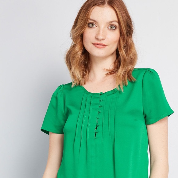 ModCloth Lucky Pintucks short sleeve button blouse - Picture 4 of 5